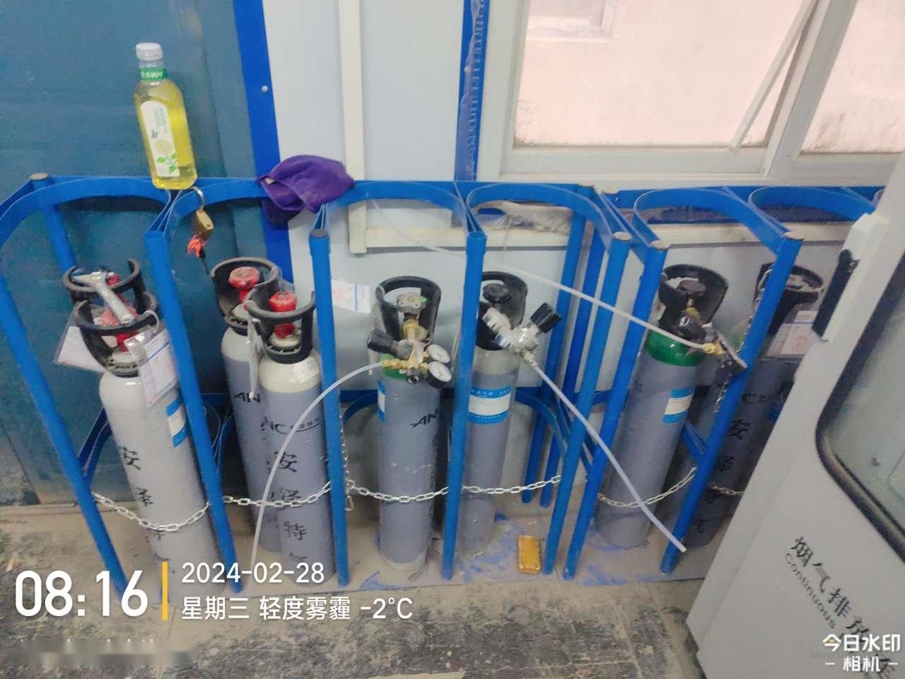 1715241729160695.jpg 標(biāo)氣瓶架.jpg